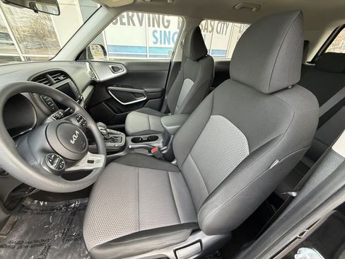 Used 2024 Kia Soul LX w/ Option Group 015 image 14