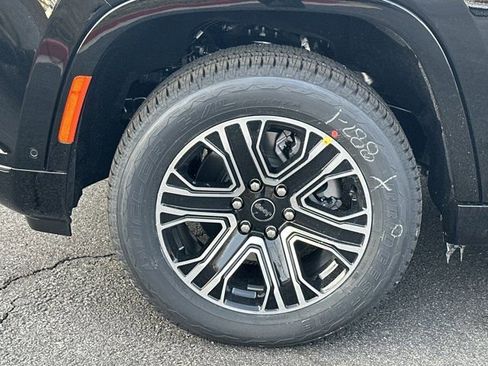 New 2026 Jeep Grand Wagoneer Base image 14