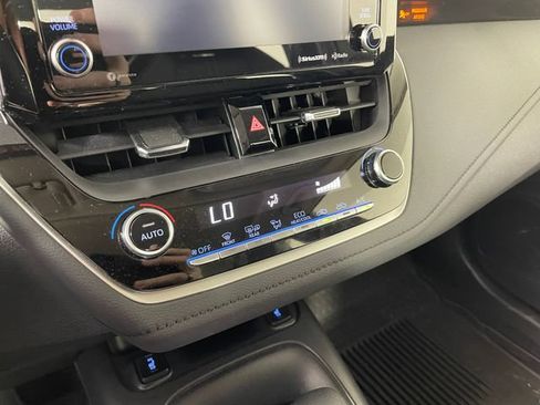 Used 2022 Toyota Corolla XLE FWD image 8