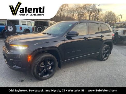 Used 2022 Jeep Grand Cherokee Altitude image 1