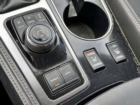 Used 2018 Nissan Maxima 3.5 SV image 34