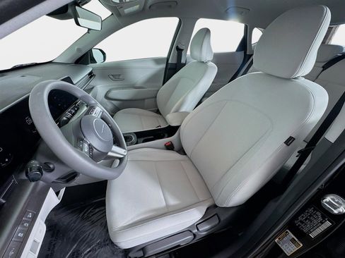 Certified 2024 Hyundai Kona SE FWD image 11