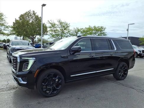 New 2026 GMC Yukon XL Denali w/ Denali Reserve Package AWD/4WD image 11