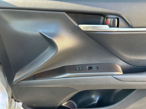 Used 2024 Toyota Camry SE image 20