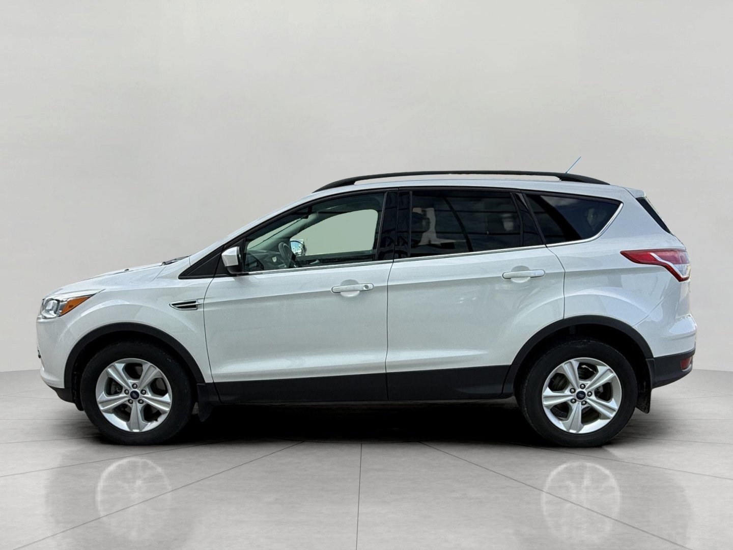 Used 2015 Ford Escape SE w/ Equipment Group 201A FWD image 8