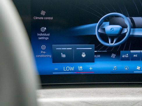 New 2026 BMW X7 xDrive40i w/ Premium Package image 27