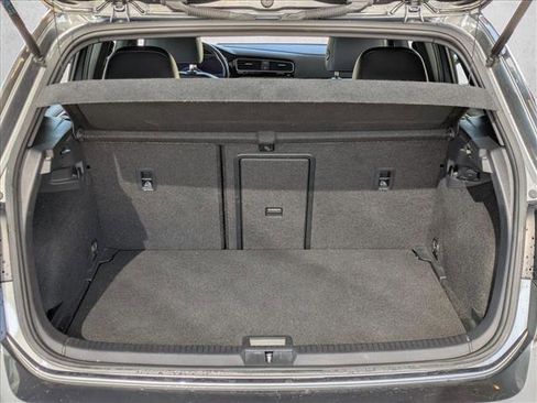 Used 2019 Volkswagen Golf 4-Door image 6