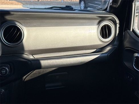 Used 2019 Jeep Wrangler Unlimited Sahara w/ Safety Group image 17