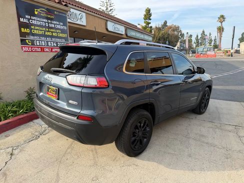 Used 2019 Jeep Cherokee Latitude Plus w/ Comfort/Convenience Group image 5