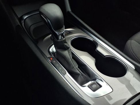 Used 2025 Chevrolet Malibu LT image 12