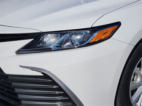 Used 2024 Toyota Camry LE image 6