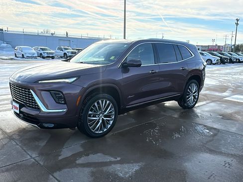 Used 2025 Buick Enclave Avenir w/ Trailering Package, 5000 lbs. image 5