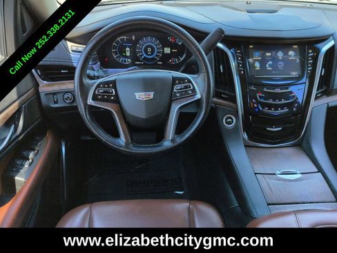 Used 2017 Cadillac Escalade ESV Luxury AWD/4WD image 19