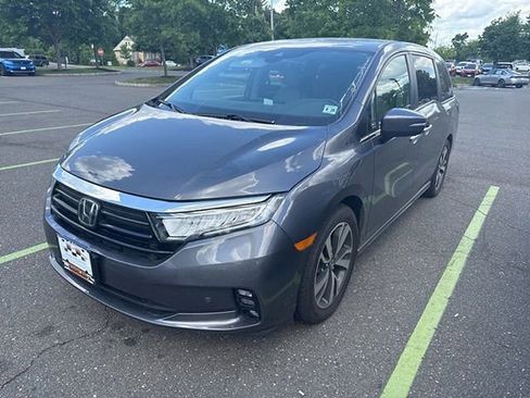 Used 2023 Honda Odyssey Touring image 2