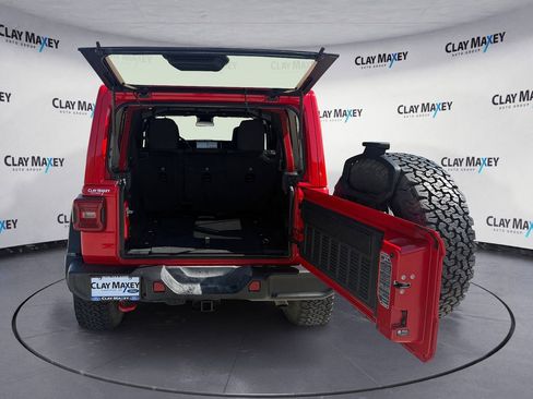 Used 2025 Jeep Wrangler Unlimited Rubicon AWD/4WD image 16