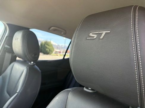 Used 2024 Buick Encore GX Sport Touring image 12