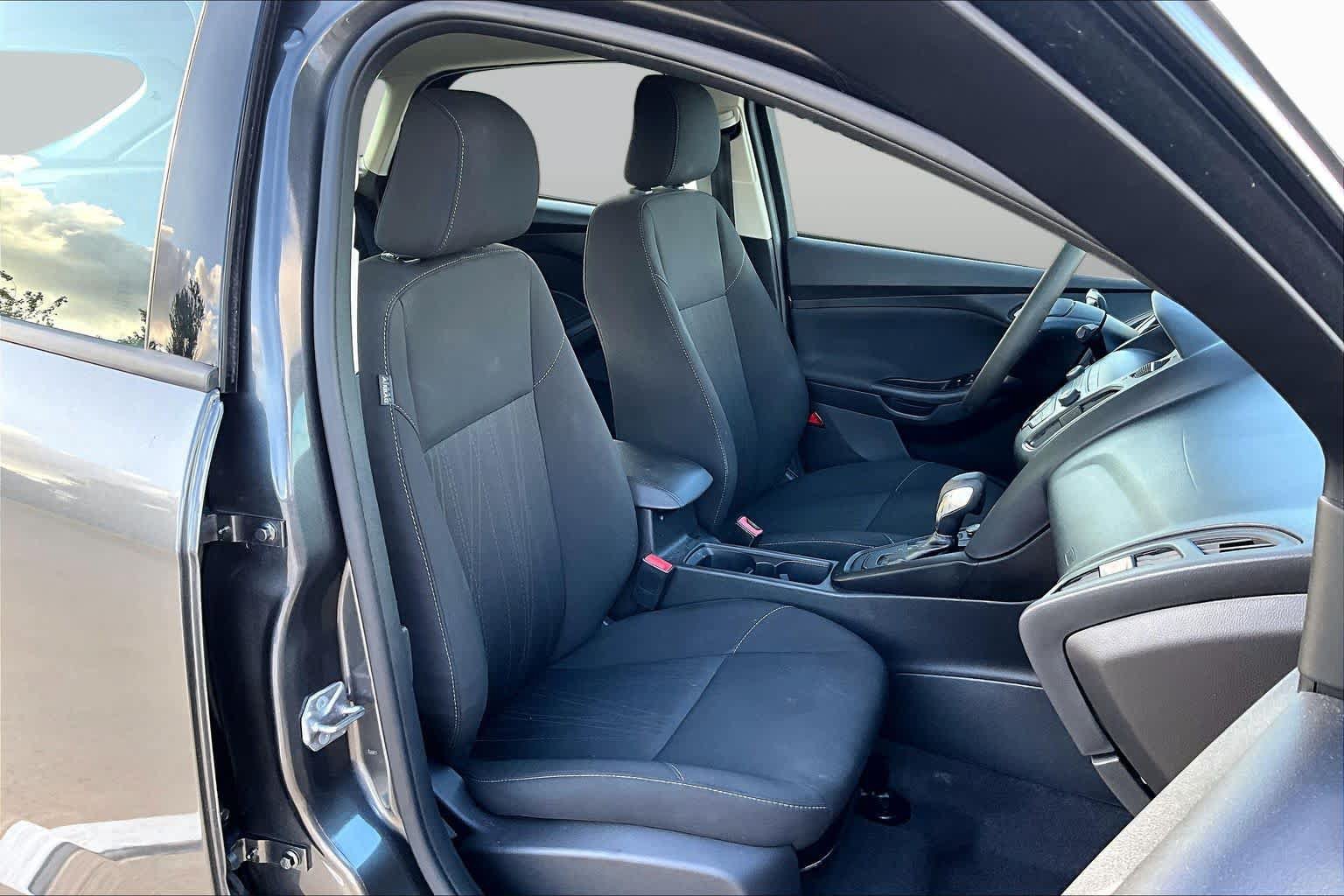 Used 2018 Ford Focus SE w/ Interior Protection Package FWD image 9