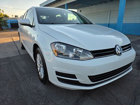 Used 2015 Volkswagen Golf S image 1