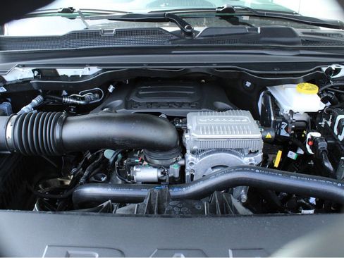 New 2026 RAM 1500 Laramie AWD/4WD image 40