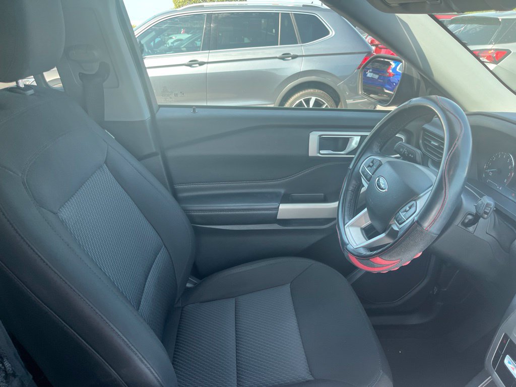 Used 2022 Ford Explorer XLT RWD image 4