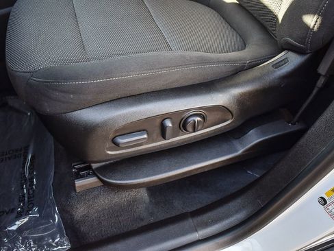 Used 2022 Chevrolet Traverse LT image 21