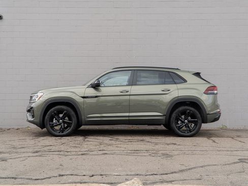New 2026 Volkswagen Atlas Cross Sport SEL R-Line image 3