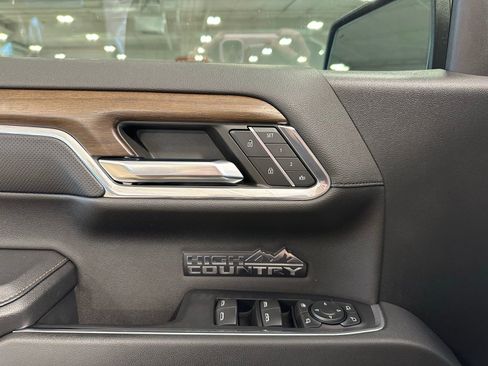 Used 2024 Chevrolet Silverado 1500 High Country image 12