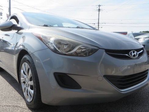 Used 2012 Hyundai Elantra GLS FWD image 30