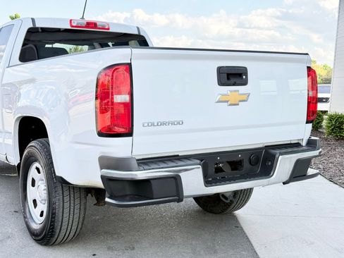 Used 2018 Chevrolet Colorado W/T w/ WT Convenience Package RWD image 4