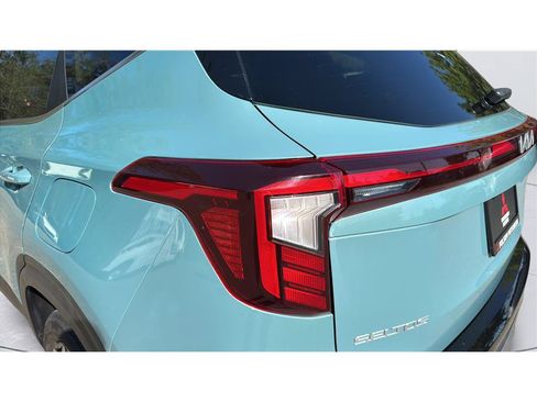 Used 2024 Kia Seltos EX FWD image 38