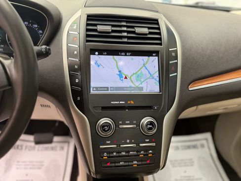 Used 2019 Lincoln MKC Select w/ Select Plus Package AWD/4WD image 18