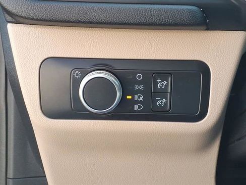 Used 2020 Ford Escape SE image 13