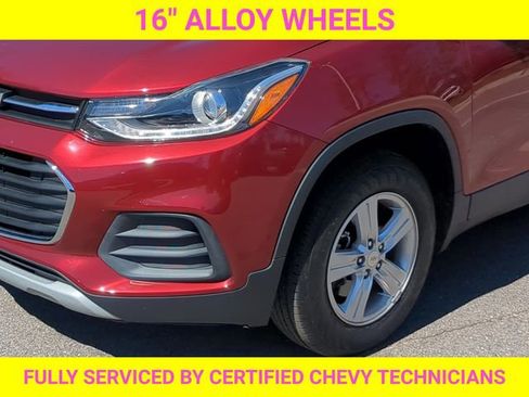 Used 2022 Chevrolet Trax LT w/ Driver Confidence Package AWD/4WD image 16