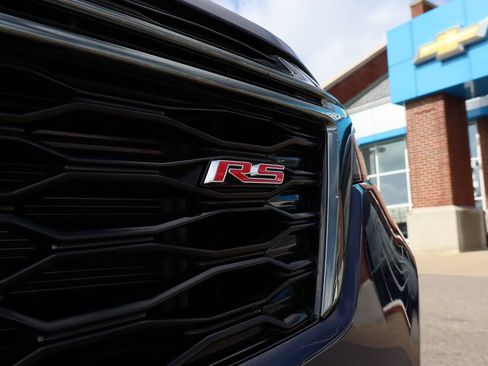 Used 2023 Chevrolet Equinox RS w/ LPO, Floor Liner Package image 7