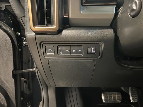 Used 2025 GMC Hummer EV 2X w/ LPO, Roof Cross Rail Package AWD/4WD image 15