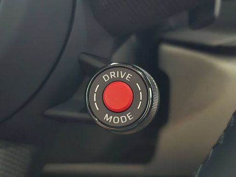 Certified 2026 Porsche 911 Targa 4 GTS AWD/4WD image 40