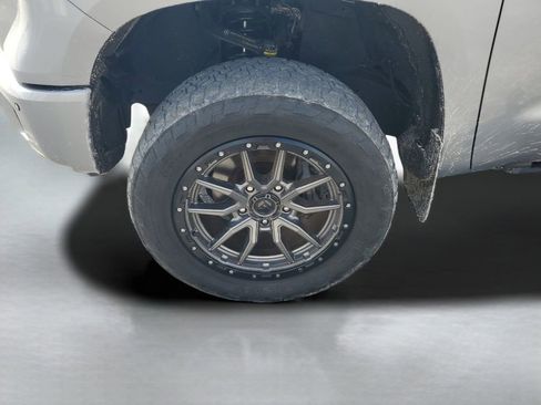 Used 2018 Toyota Tundra Platinum image 10