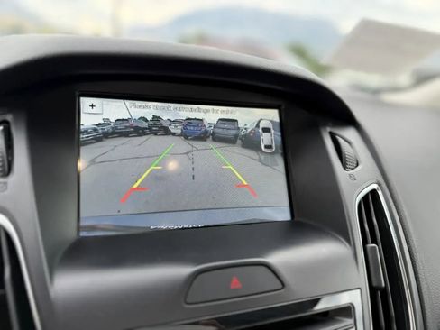 Used 2018 Ford Focus SEL image 17