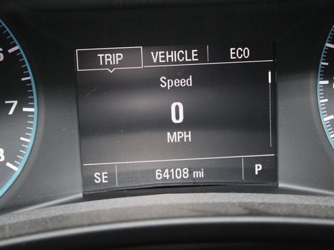 Used 2020 Chevrolet Equinox LS image 10