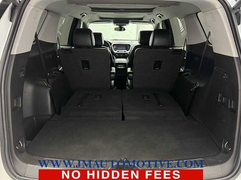 Used 2020 GMC Acadia SLT w/ Driver Alert Package II image 19