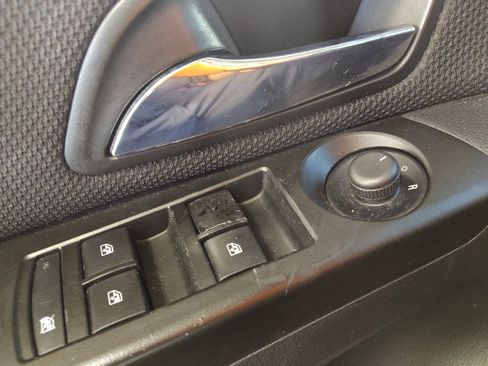 Used 2014 Chevrolet Cruze LT image 27