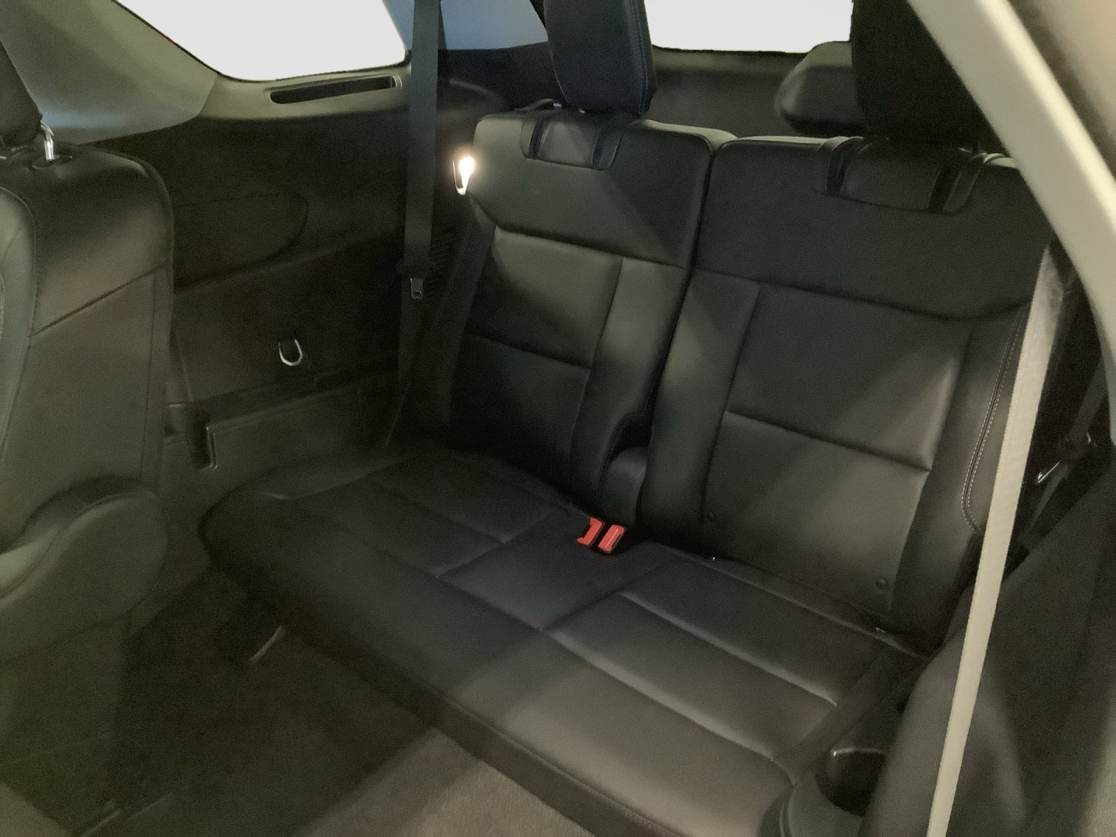 Used 2023 Ford Explorer XLT w/ Equipment Group 202A RWD image 20