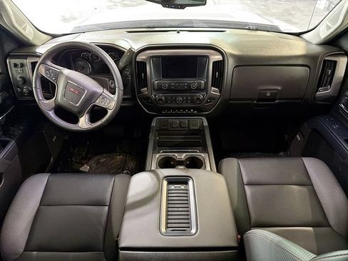 Used 2018 GMC Sierra 2500 SLT w/ All Terrain HD Package AWD/4WD image 10