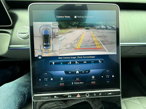 Used 2022 Mercedes-Benz S 580 4MATIC Sedan w/ AMG Line Package image 22