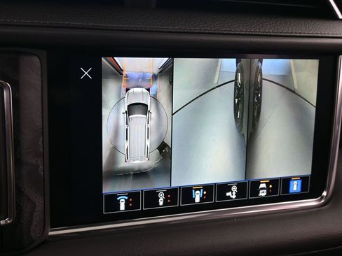 Used 2022 GMC Yukon Denali w/ Denali Premium Package image 22