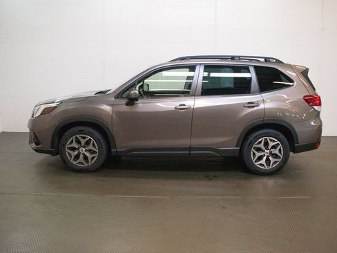 Used 2023 Subaru Forester Premium AWD/4WD image 7