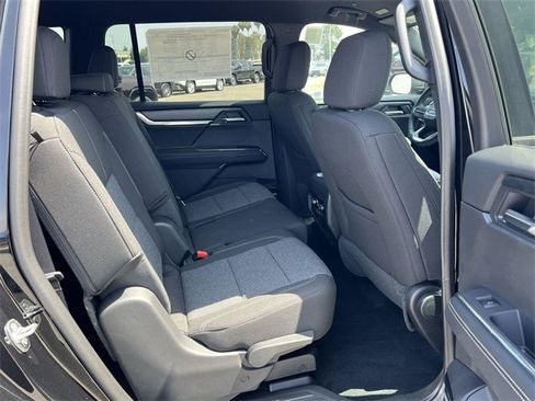 New 2025 GMC Acadia Elevation image 28