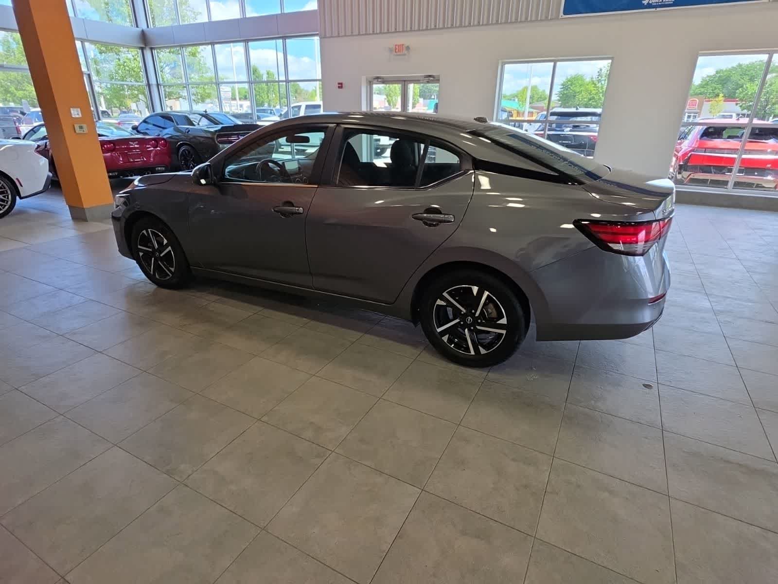 Used 2025 Nissan Sentra SV FWD image 14