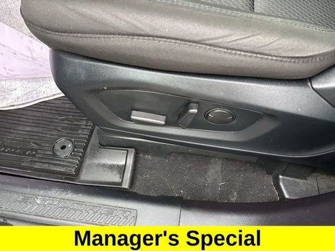 Used 2022 Ford Explorer XLT image 12