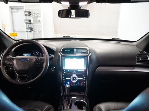 Used 2018 Ford Explorer Sport w/ Equipment Group 401A AWD/4WD image 19